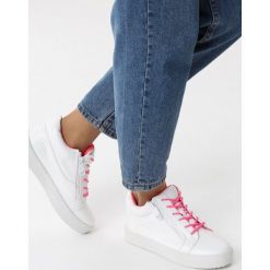 Białe Sneakersy I Promise You. Białe buty sportowe damskie Born2be. Za 69,99 zł.
