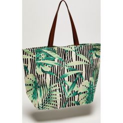Torba shopper w liście. Białe torby damskie na zakupy Moodo, bez wzorów, bez dodatków. Za 29,99 zł.