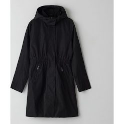 Parka z kapturem basic -. Parki damskie Cropp, s, bez wzorów, z kapturem. Za 159,99 zł.