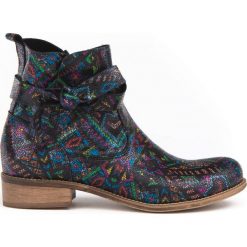 Botki z kokardą - skóra naturalna - model 458 - kolor indian. Szare botki damskie Zapato, z jeansu, eleganckie, z okrągłym noskiem, bez obcasa, na płaskiej podeszwie, bez zapięcia. W wyprzedaży za 319,20 zł.