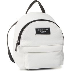 Plecak KENDALL + KYLIE - HBKK-120-0005-1 Blanc/White. Białe plecaki damskie bez wzorów, ze skóry ekologicznej, klasyczne. W wyprzedaży za 159,00 zł.