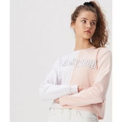 Dwukolorowa bluza z napisem - Różowy. Różowe bluzy damskie Sinsay, s, z napisami, bez rękawów, bez kaptura. Za 39,99 zł.
