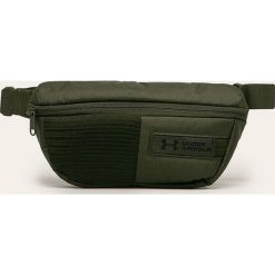 Under Armour - Nerka. Czarne torby męskie sportowe Under Armour, w paski, z poliesteru, sportowe. Za 109,90 zł.