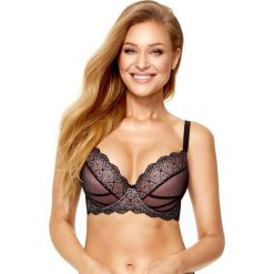 Biustonosz push-up "Lisa" w kolorze czarno-różowym. Różowe biustonosze Kinga, w koronkowe wzory, z koronki. W wyprzedaży za 99,95 zł.