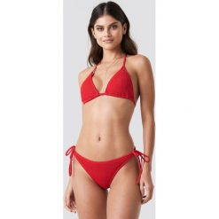 NA-KD Swimwear Smocked Triangle Bikini Panty - Red. Czerwone panty damskie NA-KD Swimwear, bez wzorów. Za 80,95 zł.