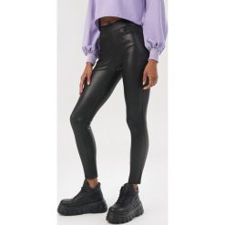 Czarne Legginsy Edphira. Czarne legginsy damskie Born2be, s, bez wzorów. Za 89,99 zł.