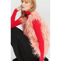 Łososiowa Kamizelka Lovable. Czerwone kamizelki damskie other, l, z futra. Za 99,99 zł.