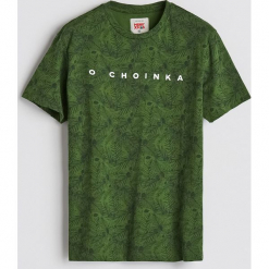 T-shirt ze świątecznym nadrukiem - Zielony. Zielone t-shirty męskie z nadrukiem marki Reserved, s. Za 39,99 zł.