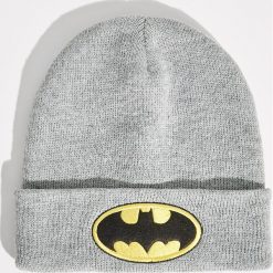 Czapka z naszywką Batman - Szary. Szare czapki damskie Sinsay, z aplikacjami. Za 19,99 zł.