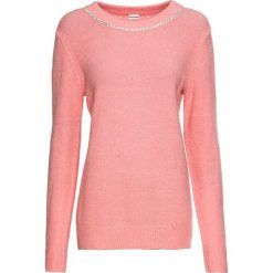 Sweter ze sztrasami bonprix pastelowy jasnoróżowy. Różowe swetry damskie bonprix. Za 99,99 zł.