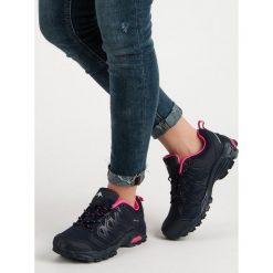 CZARNE OBUWIE TREKKINGOWE. Czarne buty trekkingowe damskie Merg, bez obcasa, bez zapięcia. Za 102,90 zł.