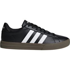 BUTY DAILY 2.0. Pomarańczowe trampki męskie Adidas, bez wzorów, z gumy, bez zapięcia. Za 249,99 zł.