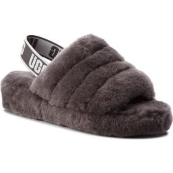 Kapcie UGG - W Fluff Yeah Slide 1095119 W/Chrc. Szare klapki damskie marki Ugg, bez wzorów, ze skóry, bez obcasa. W wyprzedaży za 369,00 zł.