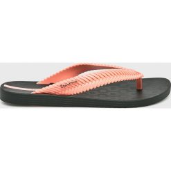 Ipanema - Japonki. Pomarańczowe klapki damskie marki Ipanema, bez wzorów, z gumy, bez obcasa. Za 59,90 zł.