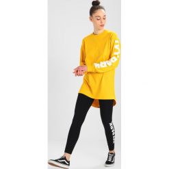 Topy sportowe damskie: Ivy Park LOGO OVERSIZED Bluzka z długim rękawem old gold