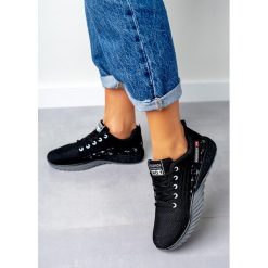 Czarne buty sportowe sznurowane casu 3088. Czarne buty dziewczęce sportowe Casu, bez wzorów, z tkaniny, na sznurówki. Za 59,99 zł.