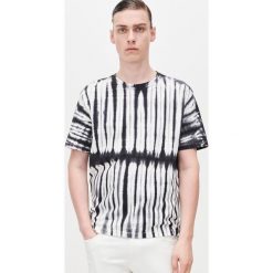 T-shirt z efektem tie-dye - Szary. Szare t-shirty męskie Reserved, s, bez wzorów, bez kołnierzyka. Za 59,99 zł.