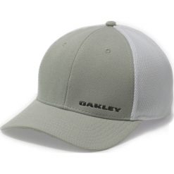 Oakley Bark Trucker 4.0 Czapka z daszkiem Szary. Szare czapki męskie Oakley, bez wzorów, z poliesteru. Za 137,95 zł.