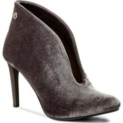 Buty zimowe damskie: Szpilki CARINII – B3912 J35-000-000-A92