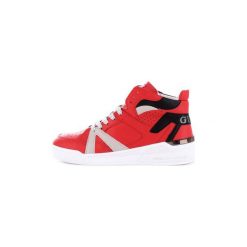 Buty Guess FM6MADLEA12. Czerwone trampki męskie Guess, z aplikacjami, bez zapięcia. Za 559,64 zł.