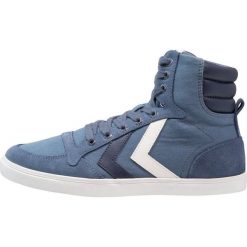 Hummel SLIMMER STADIL Tenisówki i Trampki wysokie vintage indigo. Niebieskie trampki dziewczęce Hummel, ze skóry. Za 269,00 zł.