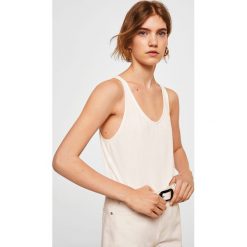 Mango - Top Bobar1. Białe topy damskie marki Mango, s, z dzianiny. W wyprzedaży za 14,90 zł.