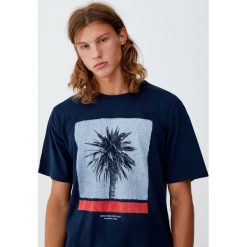 Koszulka z palmą i napisem. Zielone koszulki męskie Pull&Bear, m, z napisami, bez kołnierzyka, z krótkim rękawem, krótkie. Za 49,90 zł.