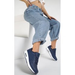 Granatowe Buty Sportowe The New World. Niebieskie buty sportowe damskie Renee, bez wzorów, sportowe. W wyprzedaży za 84,99 zł.