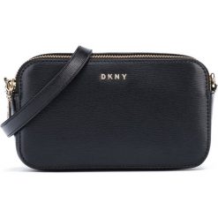 DKNY Bryant Cross body bag Czarny. Czarne torebki klasyczne damskie DKNY, w paski, ze skóry, bez dodatków. Za 740,95 zł.