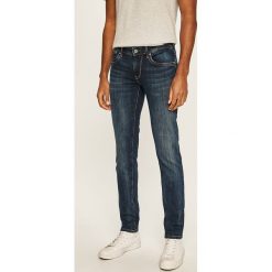 Pepe Jeans - Jeansy Hatch. Niebieskie jeansy męskie Pepe Jeans, z aplikacjami, z obniżonym stanem. W wyprzedaży za 219,90 zł.
