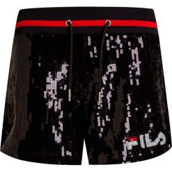 Szorty FILA KIKU. Czarne spodenki sportowe damskie Fila, bez wzorów, prążkowane, sportowe. Za 440,00 zł.
