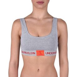 Calvin Klein Sport biustonosz Brate Bez podszewki Grey heather w / manic czerwony i pikantny pomarańczowy patch Q. Szare biustonosze sportowe damskie Calvin Klein, bez wzorów. W wyprzedaży za 118,00 zł.