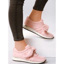 Różowe Buty Sportowe The Only Thing. Różowe buty sportowe damskie Multu, bez wzorów, sportowe. Za 29,99 zł.