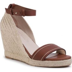 Espadryle WEEKEND MAX MARA - Raggio 552103046 Cuoio 002. Pomarańczowe espadryle damskie Weekend Max Mara, bez wzorów, ze skóry, bez obcasa, na obcasie. Za 999,00 zł.