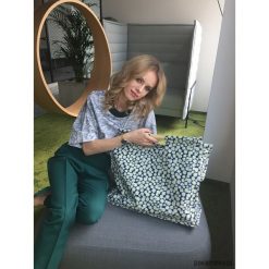 Torba zakupowa z kanwasu w stokrotki - piękna. Szare torby damskie na zakupy Pakamera, bez wzorów, biznesowe, bez dodatków. Za 133,00 zł.