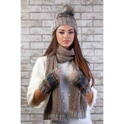 Komplet MARCIA BEIGE. Brązowe szaliki damskie Komplet MARCIA BEIGE, bez wzorów. W wyprzedaży za 109,00 zł.