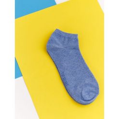 SKARPETKI MĘSKIE. Niebieskie skarpetki męskie Top Secret, bez wzorów, z dzianiny. W wyprzedaży za 9,99 zł.