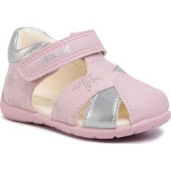 Sandały GEOX - B Elthan G. A B021QA 01054 C0514 Pink/Silver. Różowe sandały dziewczęce Geox, ze skóry ekologicznej, bez zapięcia. W wyprzedaży za 109,00 zł.