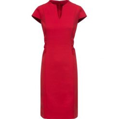 Sukienka bonprix czerwony. Czerwone sukienki damskie bonprix, bez wzorów, eleganckie, bez kołnierzyka, bez rękawów, ołówkowe. Za 139,99 zł.