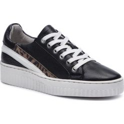 Sneakersy TOGOSHI - TG-09-02-000055 101. Czarne półbuty damskie Togoshi, bez wzorów, ze skóry, bez obcasa, na płaskiej podeszwie, bez zapięcia. W wyprzedaży za 279,00 zł.