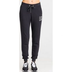 SPODNIE DRESOWE Armani Exchange. Czarne spodnie damskie Armani Exchange, s, z dresówki. Za 419,00 zł.