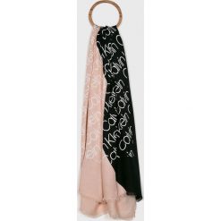 Calvin Klein - Chusta. Różowe szaliki damskie Calvin Klein, bez wzorów, z wiskozy. Za 219,90 zł.