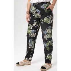 Czarne Spodnie Savaliria. Czarne spodnie damskie Born2be, xl. W wyprzedaży za 39,99 zł.