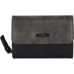 Tom Tailor portfel damski Elin Wallet czarny. Czarne portfele damskie Tom Tailor, bez wzorów, z materiału. Za 179,00 zł.