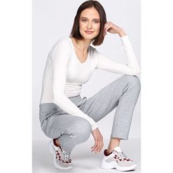 Jasnoszare Spodnie Dresowe Workers. Szare spodnie dresowe damskie marki Born2be, s, z dresówki. Za 54,99 zł.