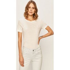 Guess Jeans - T-shirt. Niebieskie bluzki damskie Guess Jeans, s, z nadrukiem, z bawełny, casualowe, z okrągłym kołnierzem, z krótkim rękawem. W wyprzedaży za 119,90 zł.