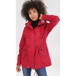 Bordowa Parka Zelllyss. Czerwone płaszcze damskie Born2be, xl, bez wzorów, krótkie, bez kaptura. Za 169,99 zł.