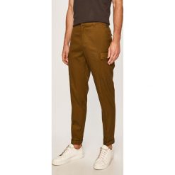 Scotch & Soda - Spodnie. Zielone spodnie męskie Scotch & Soda, z haftami, z bawełny. W wyprzedaży za 299,90 zł.