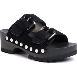 Klapki CALVIN KLEIN JEANS - Vancy B4R0838 Black. Czarne klapki damskie Calvin Klein Jeans, bez wzorów, z jeansu, bez obcasa, na obcasie. W wyprzedaży za 449,00 zł.