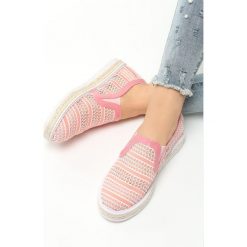 Różowe Espadryle Teardrops. Różowe espadryle damskie Born2be, bez wzorów, z lakierowanej skóry, na niskim obcasie. Za 29,99 zł.